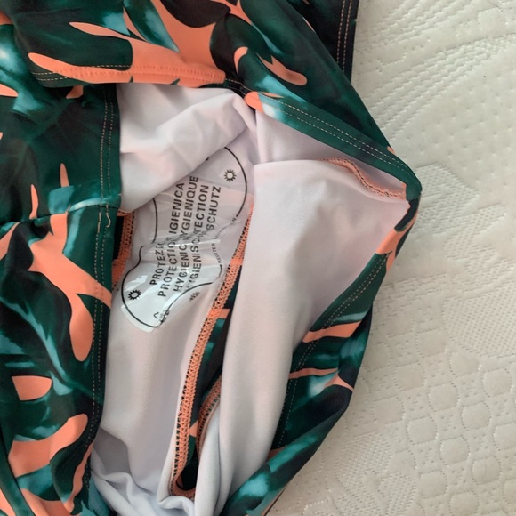 High waisted Bikini size xl never worn - Picture 2 of 6